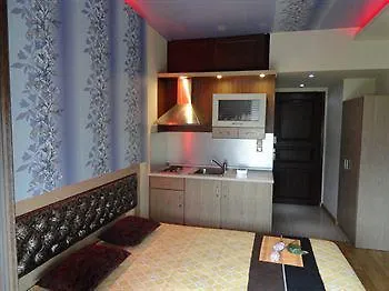 Apartment Captain's